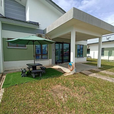 Aisya Homestay Bajet Karak Setia ภายนอก รูปภาพ
