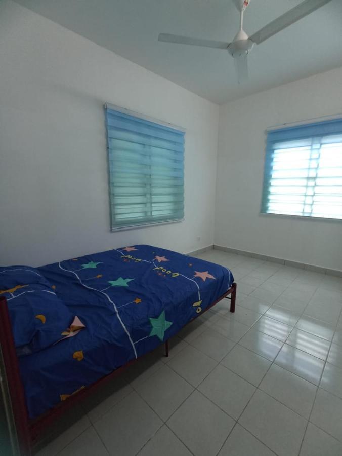 Aisya Homestay Bajet Karak Setia ภายนอก รูปภาพ