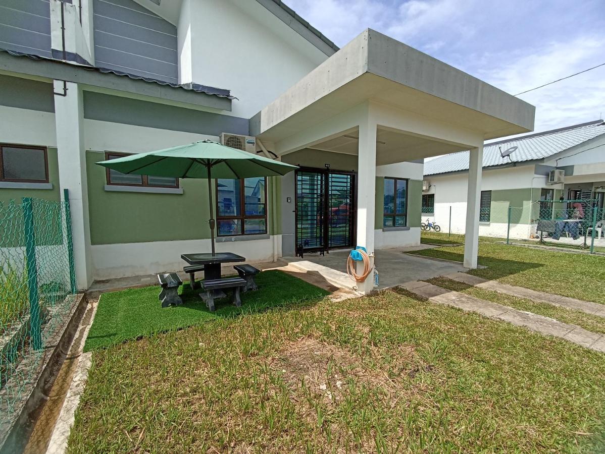 Aisya Homestay Bajet Karak Setia ภายนอก รูปภาพ