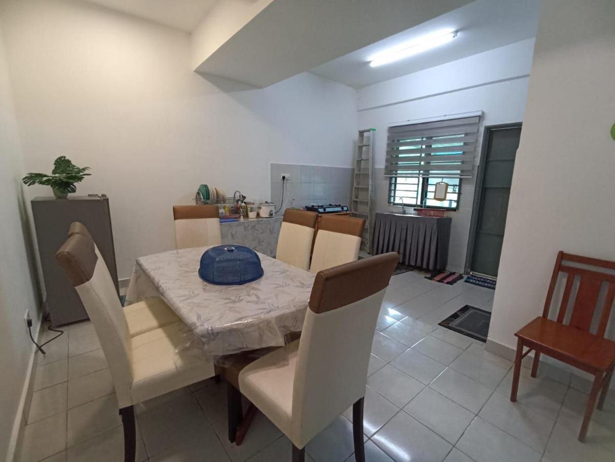 Aisya Homestay Bajet Karak Setia ภายนอก รูปภาพ